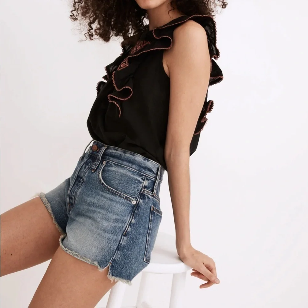 Madewell Relaxed Denim Shorts Button Fly Cut Off Cheeky Split Hem Sz 29